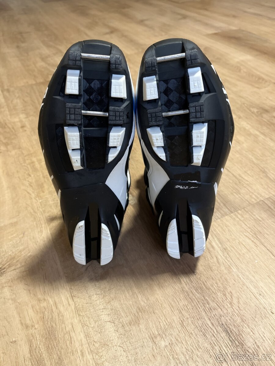 Běžkařská výbava-184cm, boty 41 1/3, hůlky 150cm - 10