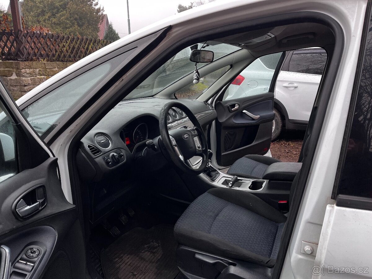 Ford S-MAX, Ford S - MAX 2.0 TDCI TAŽNÉ - 10