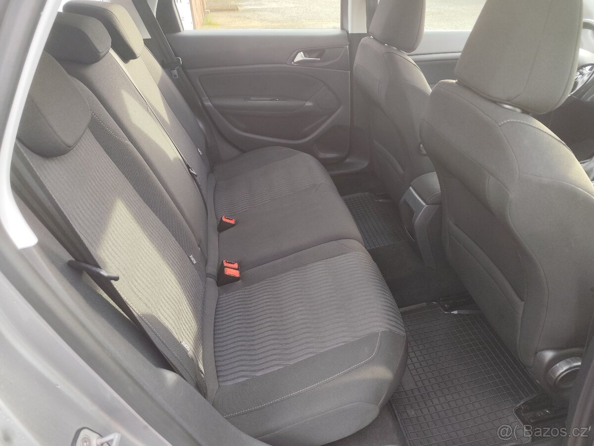 Peugeot 308 SW 1.2i,96kw.PureTech.R.V.7/2014.STK Nová - 10