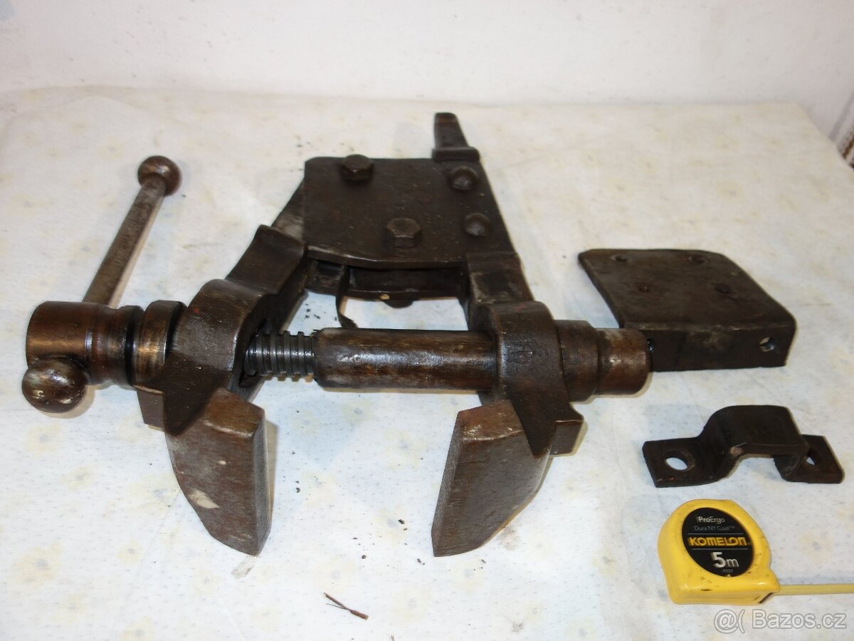 Veliký kovářský svěrák, svěrka - 10