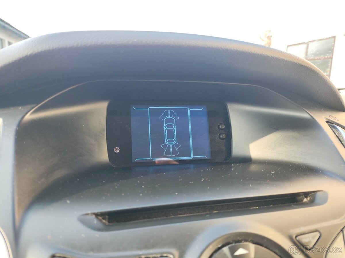 Ford Focus 1.6i - 10