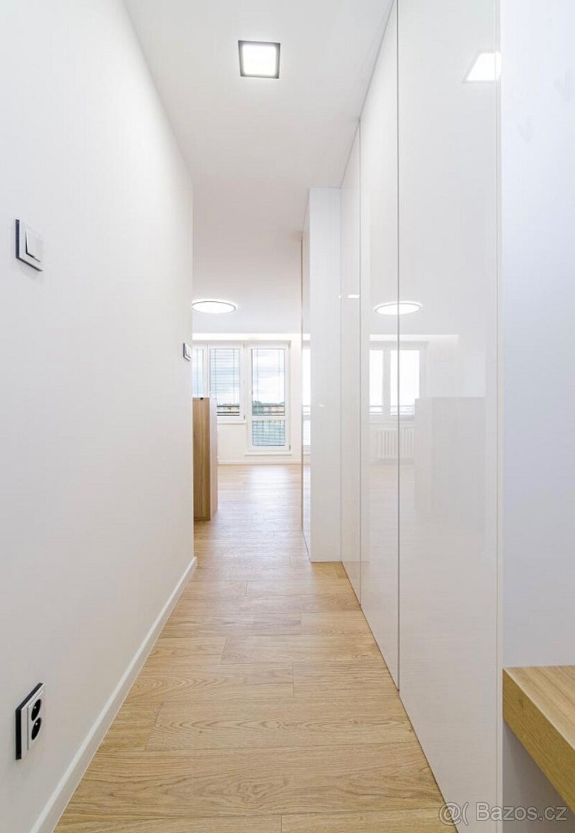 Pronájem bytu 1+kk 27 m² - 10