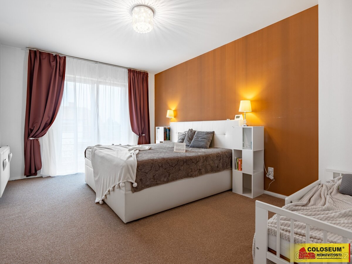 Moravský Krumlov, RD 5+kk, pozemek 760m2, zahrada, bazén, pe - 10