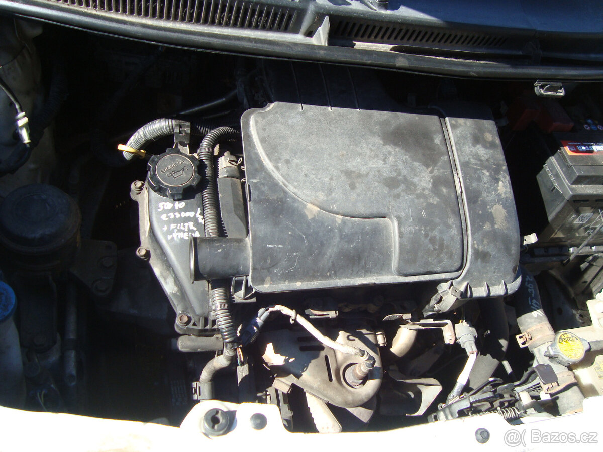 Toyota Yaris 1.0 - 10