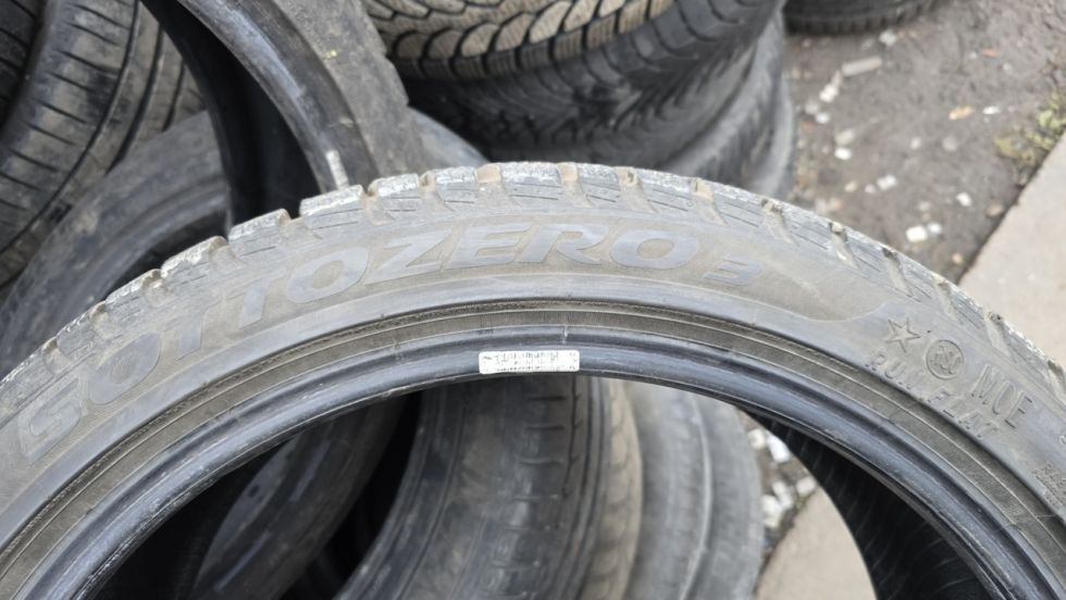 Zimní pneumatika 245/40/19 Pirelli - 10