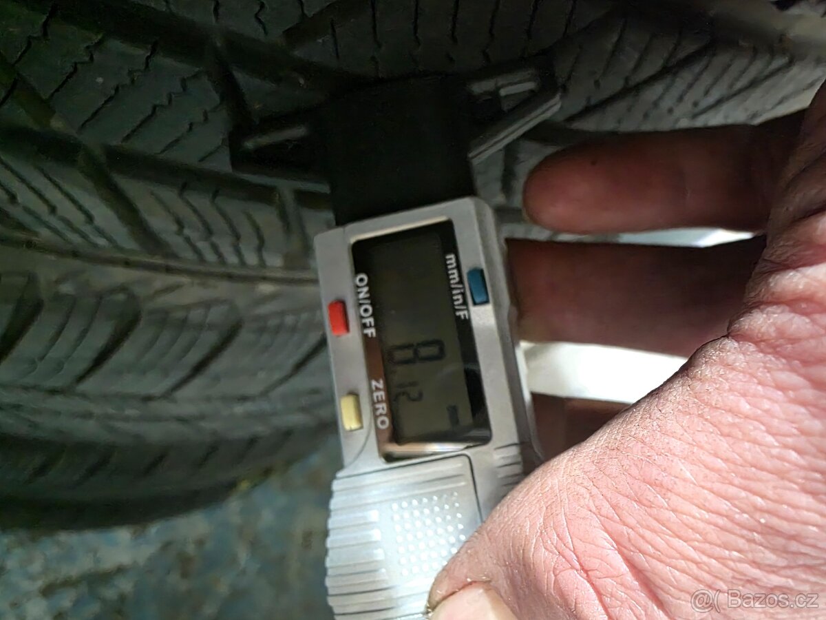 235/50/19 Zimní pneumatiky Barum Polaris 5 - 10