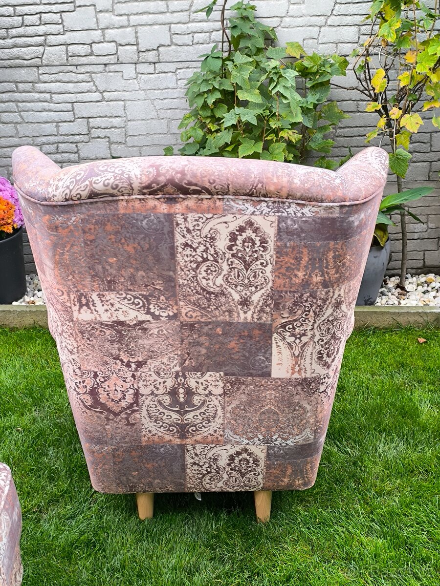 Prodám křeslo Ušák WANGI + Taburet - 10