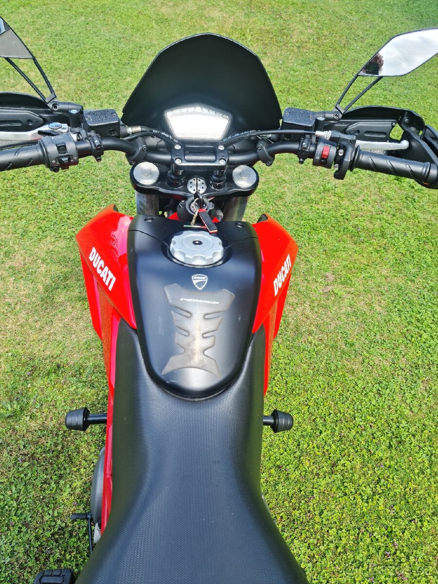 Ducati Hypermotard 796 - 10
