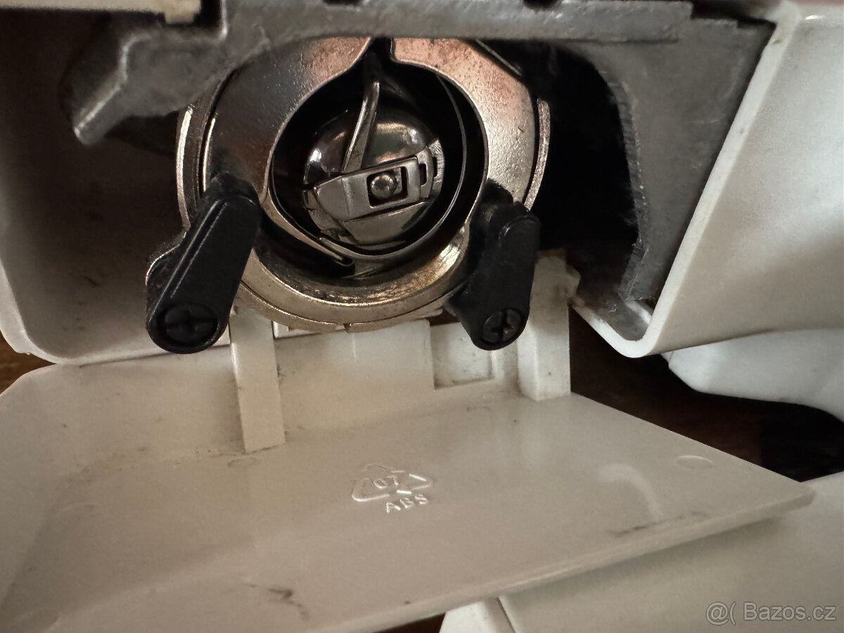 Šicí stroj Victoria Graffiti - pěkný - 10