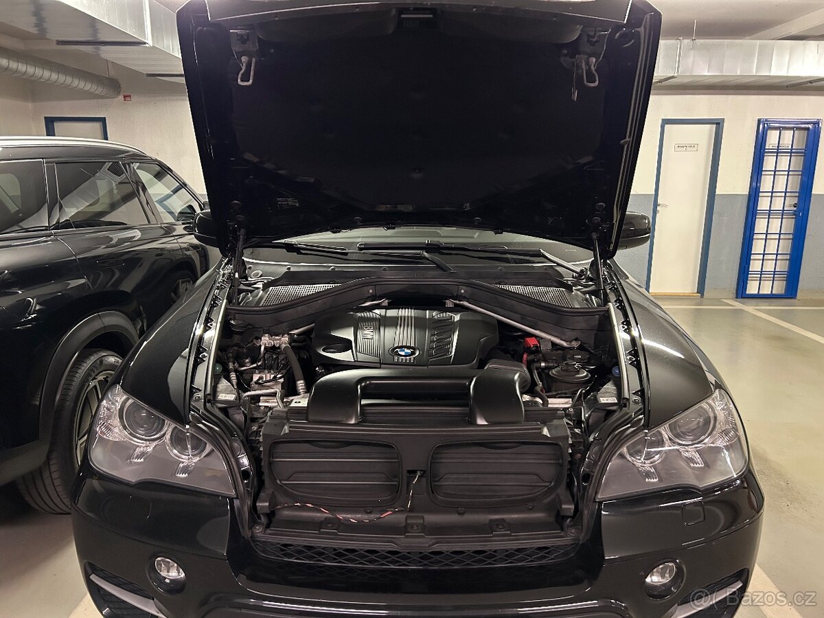 BMW X5 197 nájezd 2 sadu kol - 10