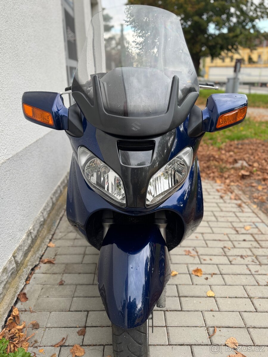 Suzuki Burgman 650 Pěkný stav 👍 - 10