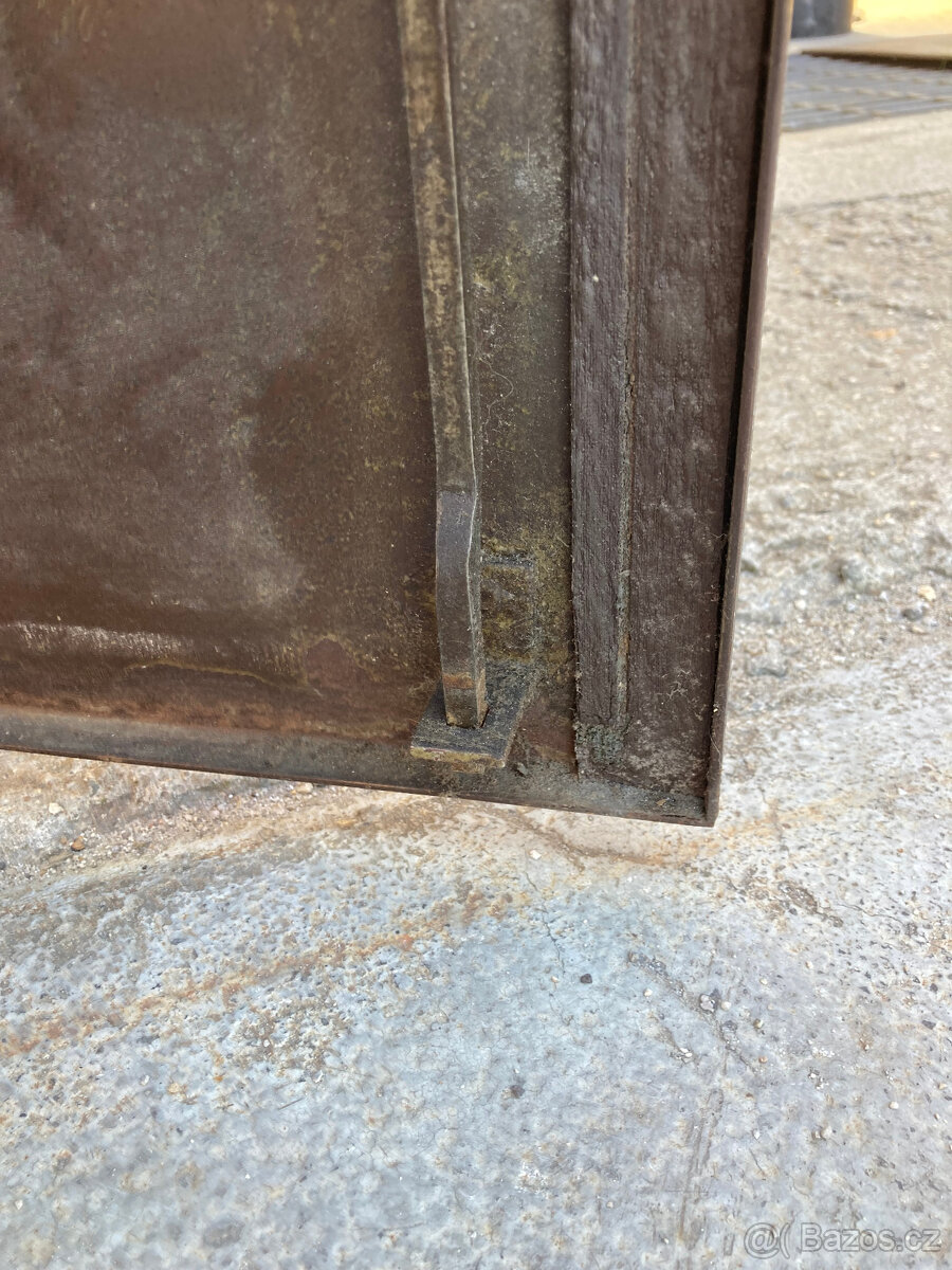 Skříň kovová, dílenská, na zbraně i jiné za 800 kč - 10