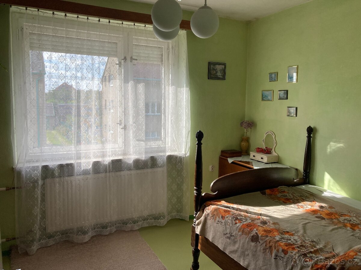 Prodej prostorného RD se zahradou na předměstí Litovle - 10