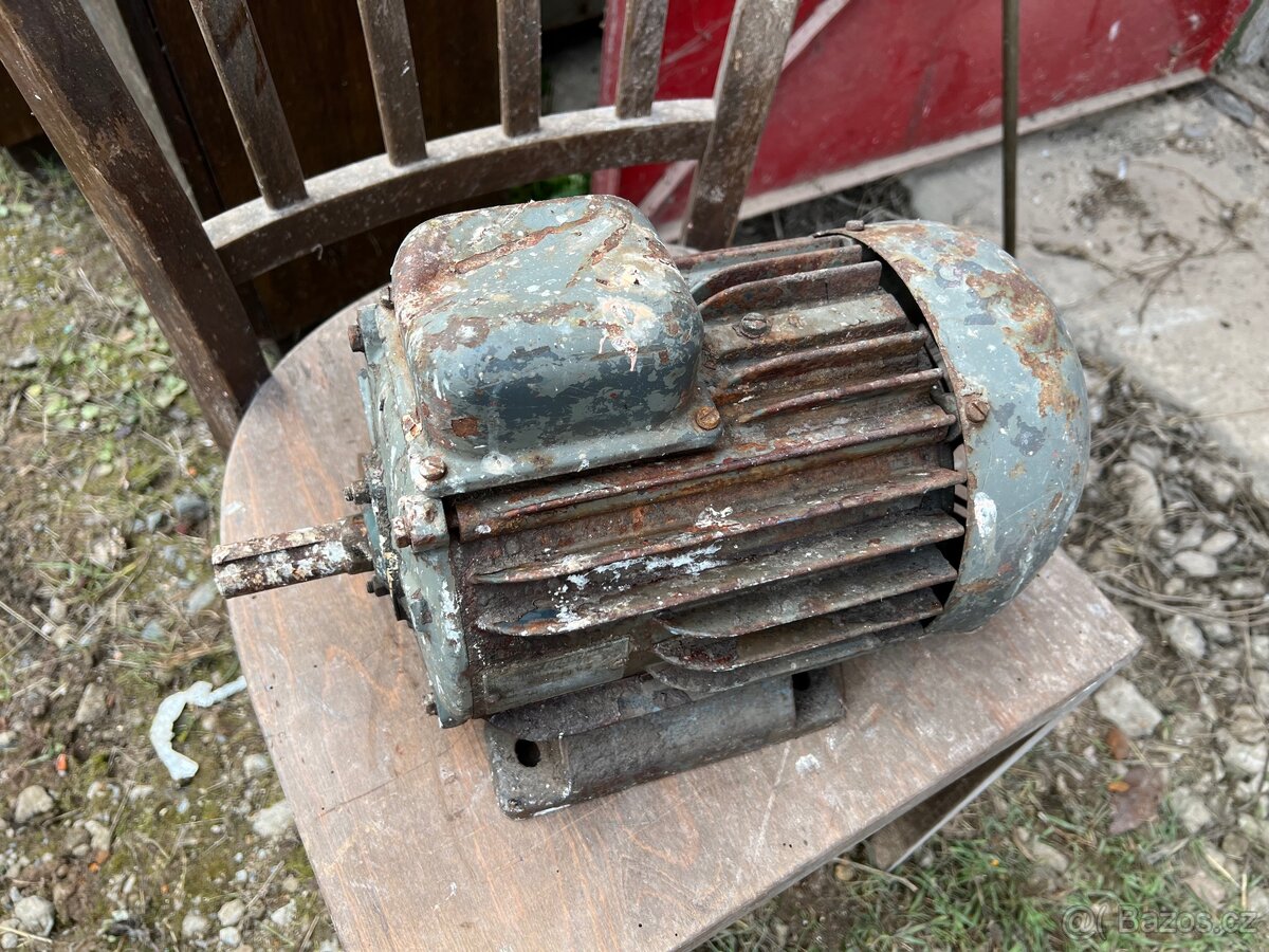 Elektromotory + dalsi - 10