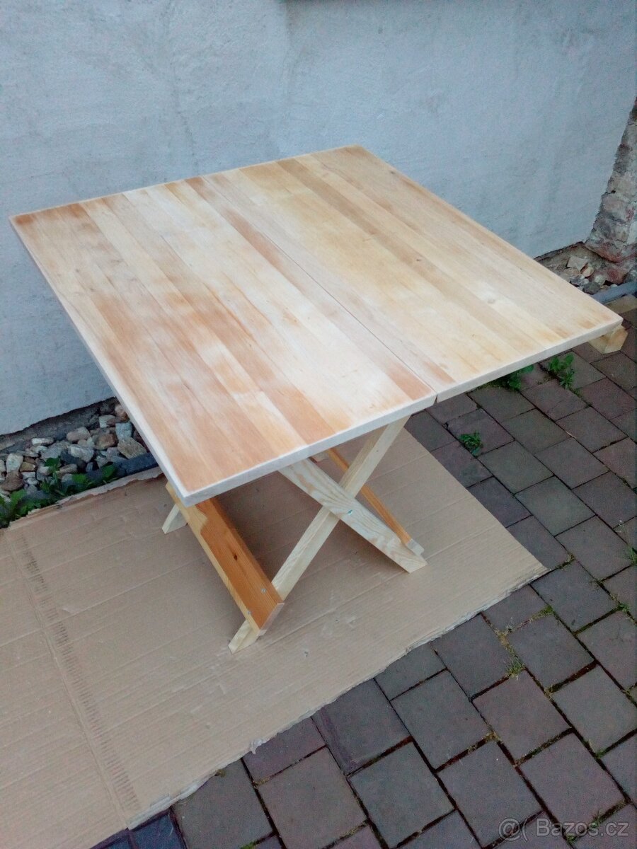 Prodám dřevěný skládací stůl 74,5x75 cm - 10