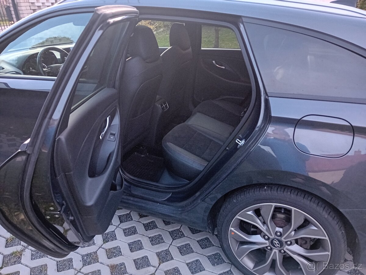 Hyundai i30 combi 48V - 10