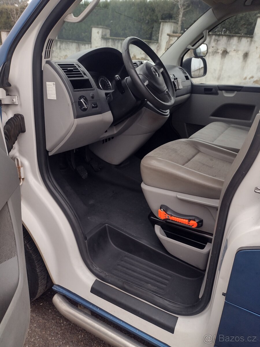 VW Transporter T5 2.0TDI - 10