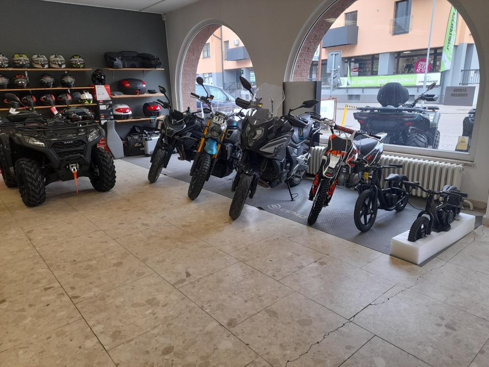 CFMOTO 700CL-X Heritage - 10