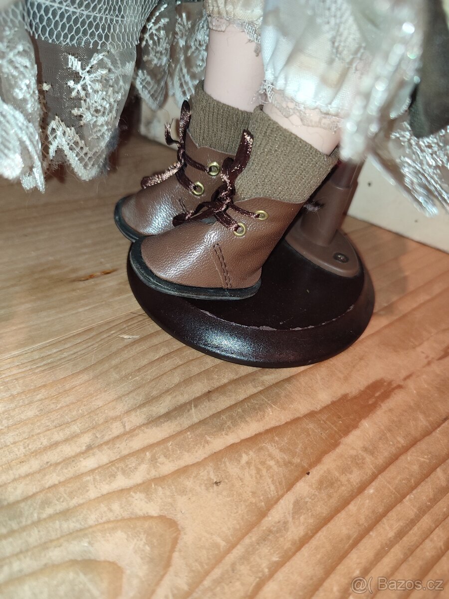 Porcelánová panenka - 10