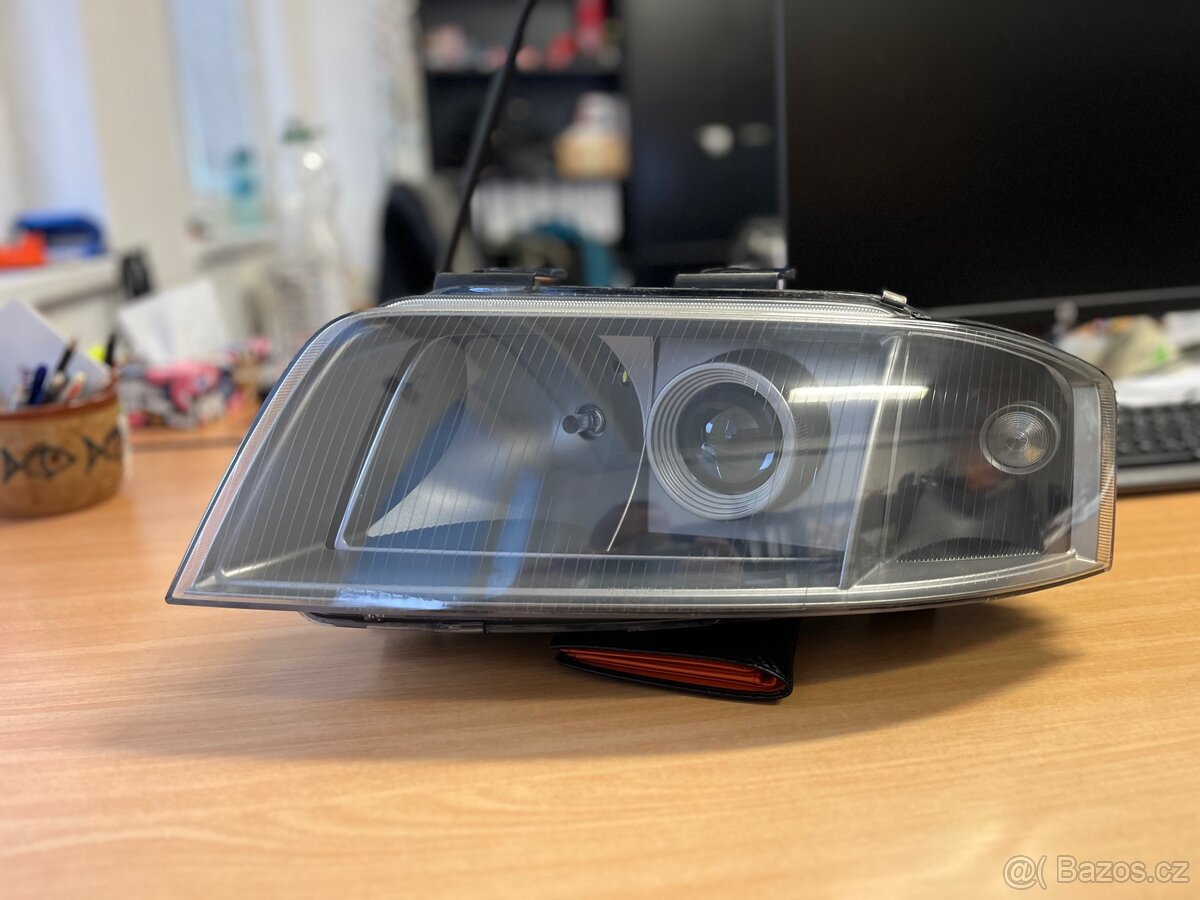 Audi A6 C5 - 4.2 V8 - světla - 10