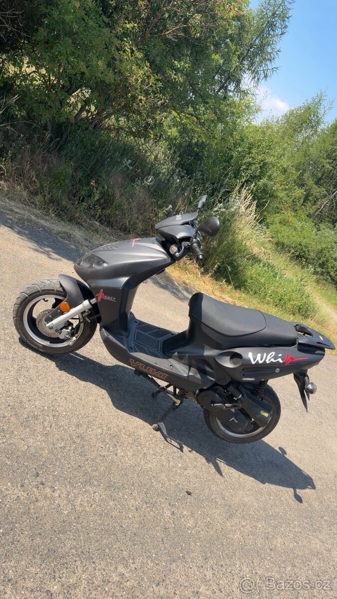 Prodám skútr Yuki - 10