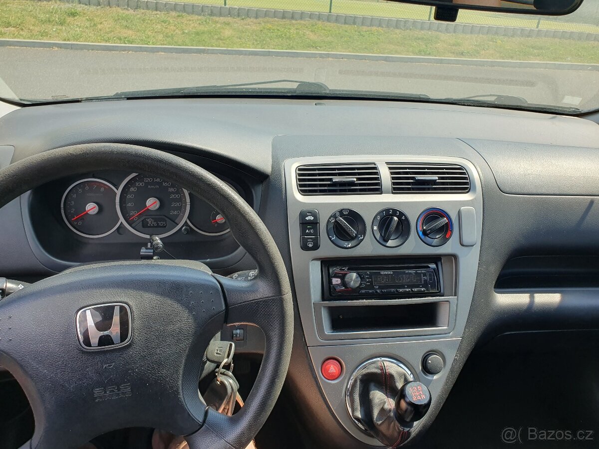 Honda Civic 1.4i nová stk - 10