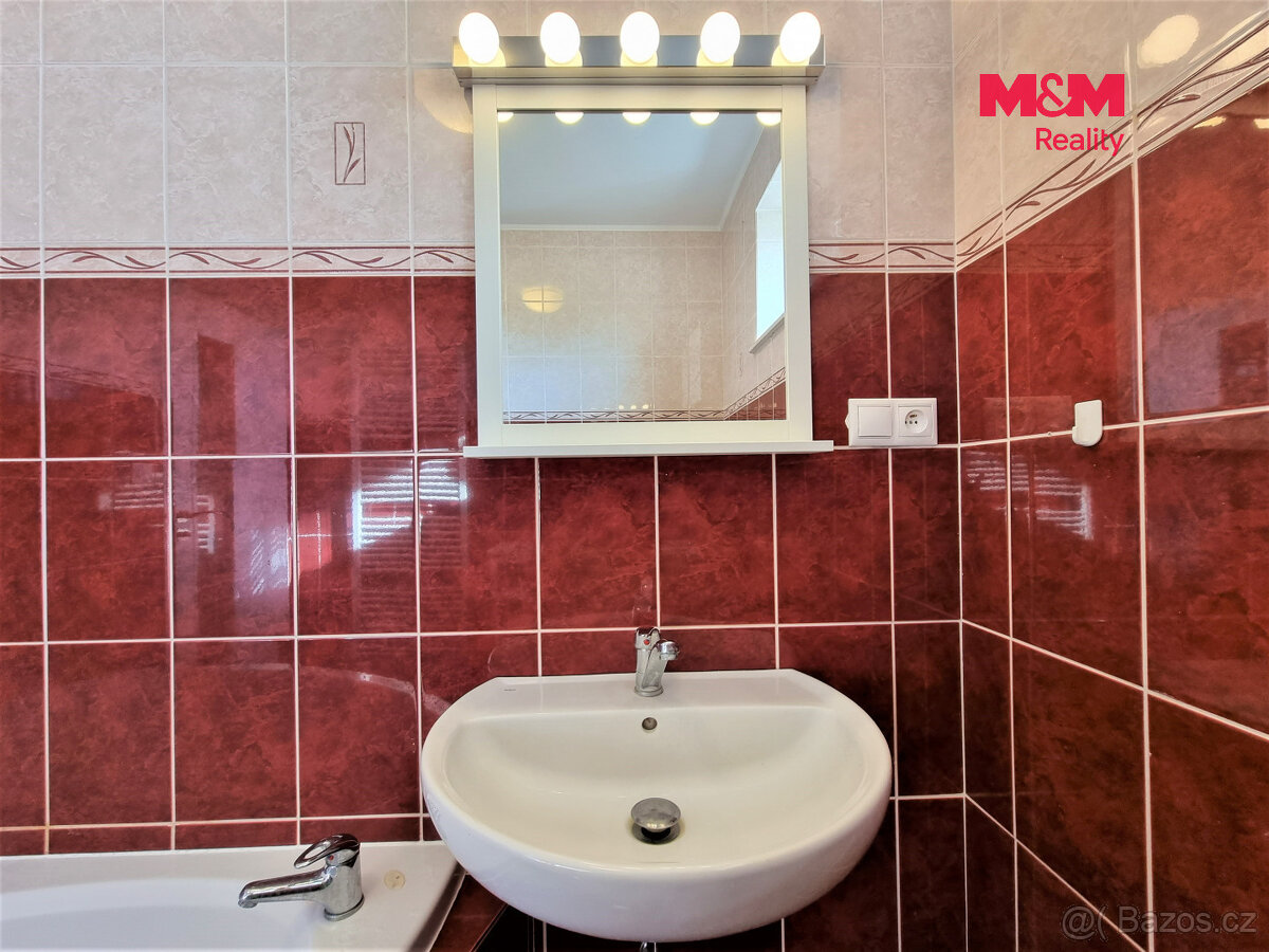 Prodej bytu 3+1, 90 m², Rohatec, ul. Nádražní - 10