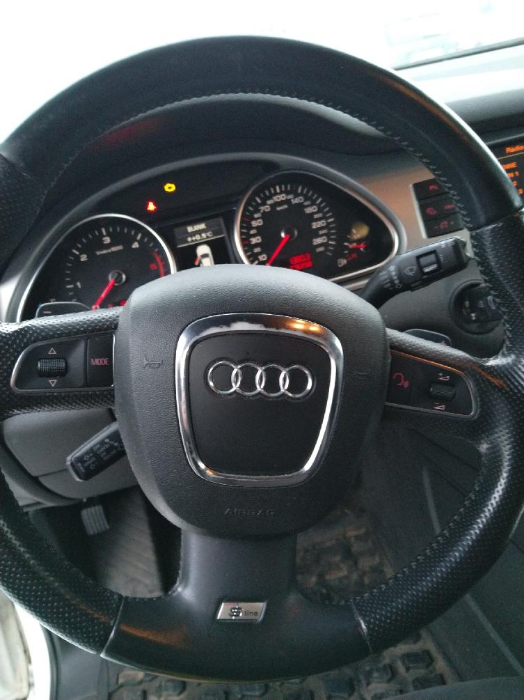 prodám Q7 S-line automat nez.top.na DO - 10