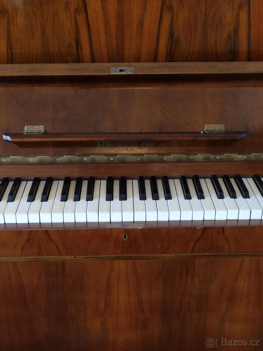 Petrof pianino - 10