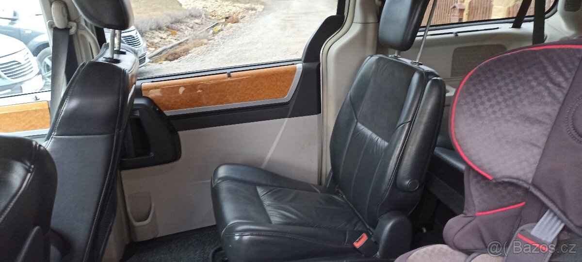 Chrysler Grand Voyager V (RT) 2,8 CRD - 10