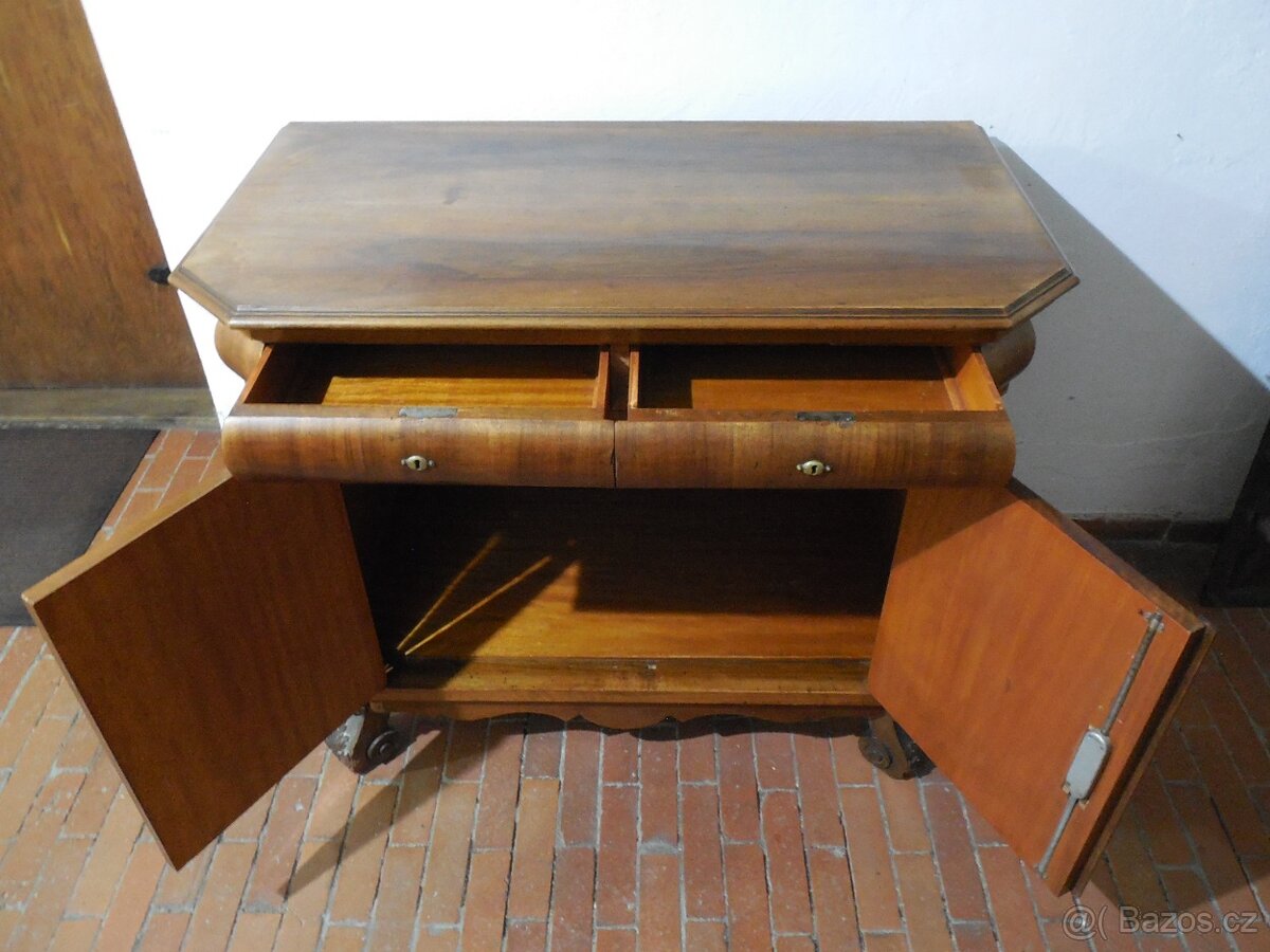Skříňka komoda - 10