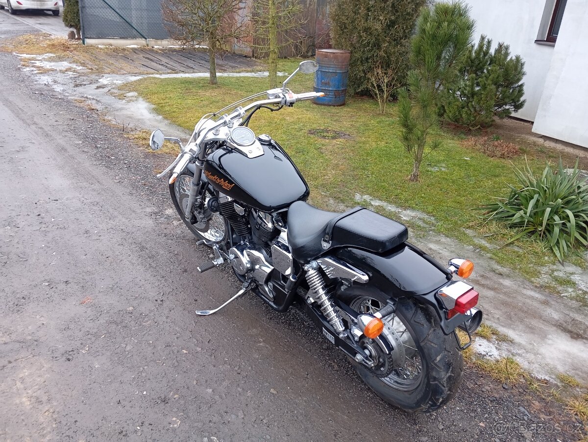 Honda VT 750 BLACK WIDOW - 10
