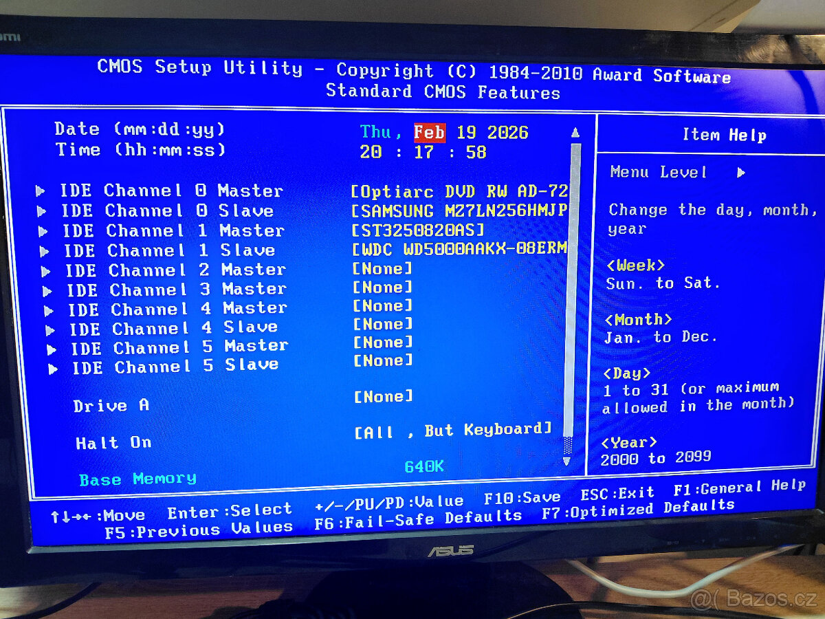 Starší kancelářský PC - 10