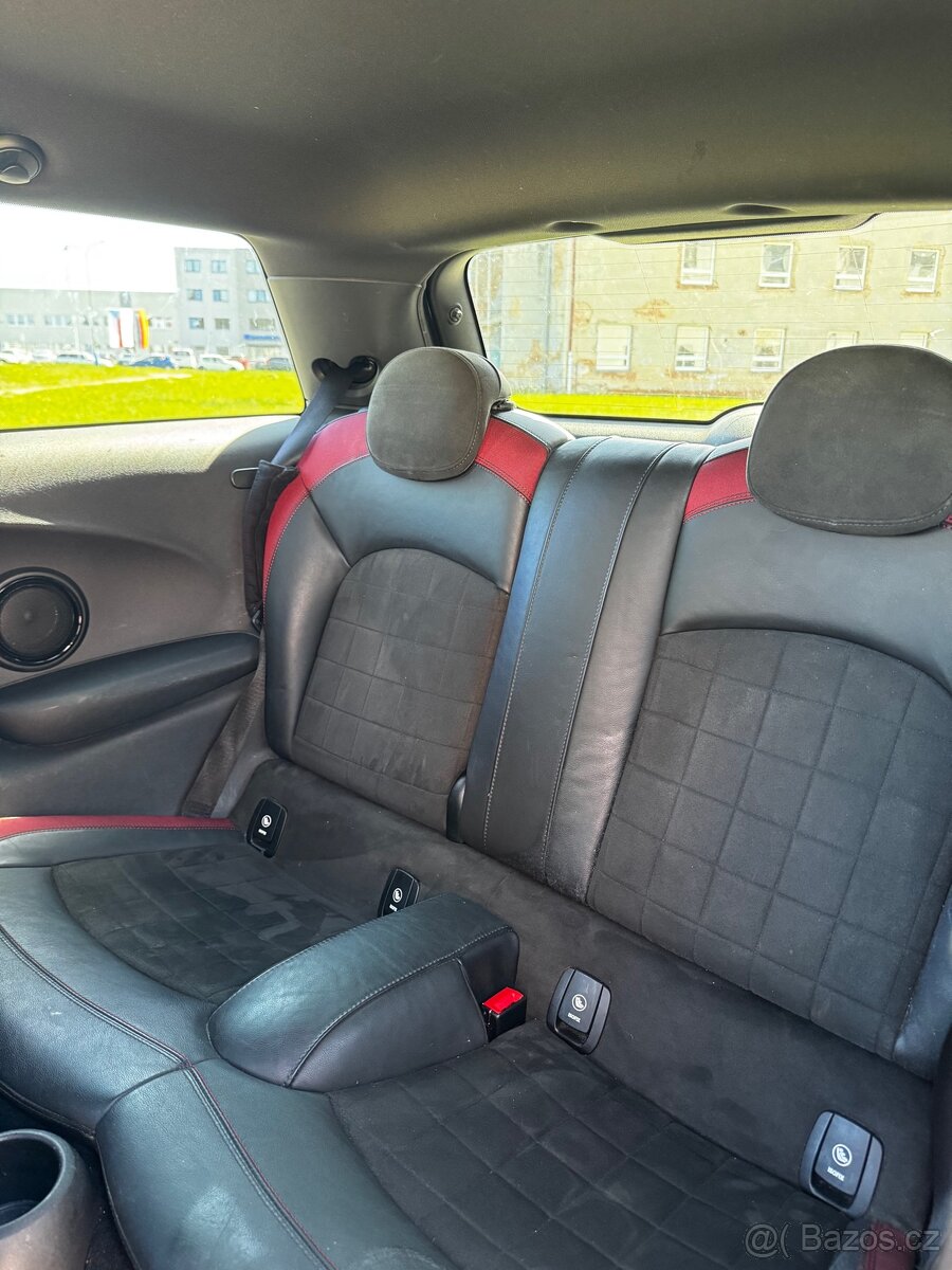 MINI JOHN COOPER WORKS - 10