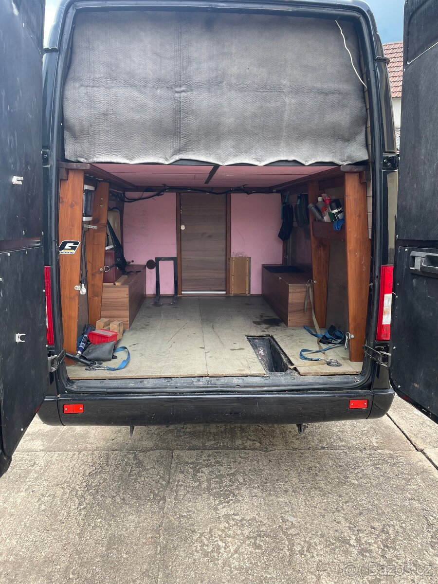 Mercedes-benz Sprinter - 10