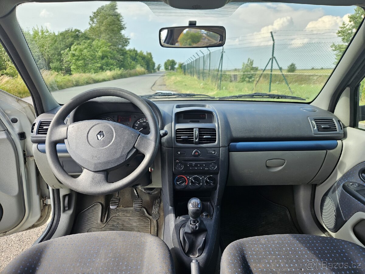 Renault clio 2 facelift - 10