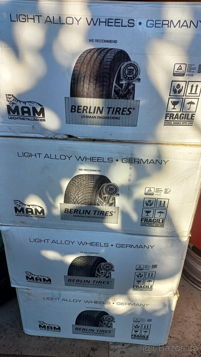 Zánovní alu. disky originál Audi 7.5j x 19. h2. et 29. - 10