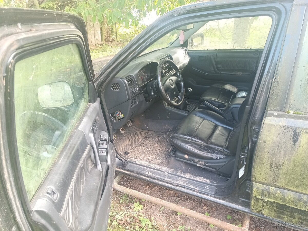 2x Opel Frontera 3.2 V6 - 10