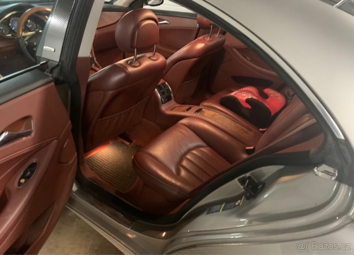Mercedes Benz CLS 500 V8 - 10