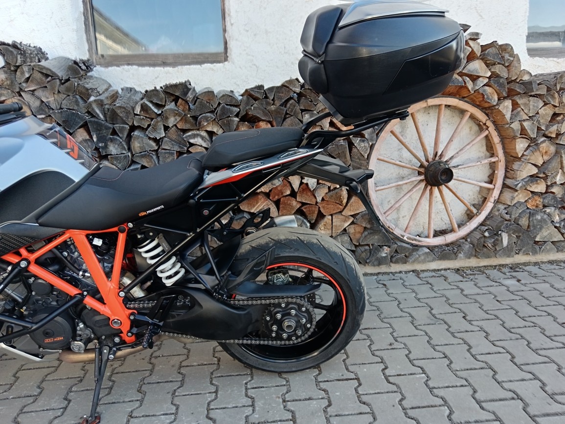 KTM 1290 SUPER DUKE GT - 10