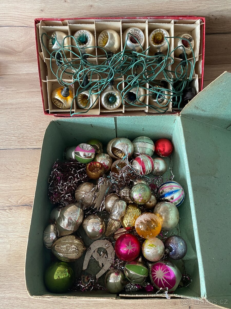 staré vánoční ozdoby světýlka baňky vánoční ozdoby - 10