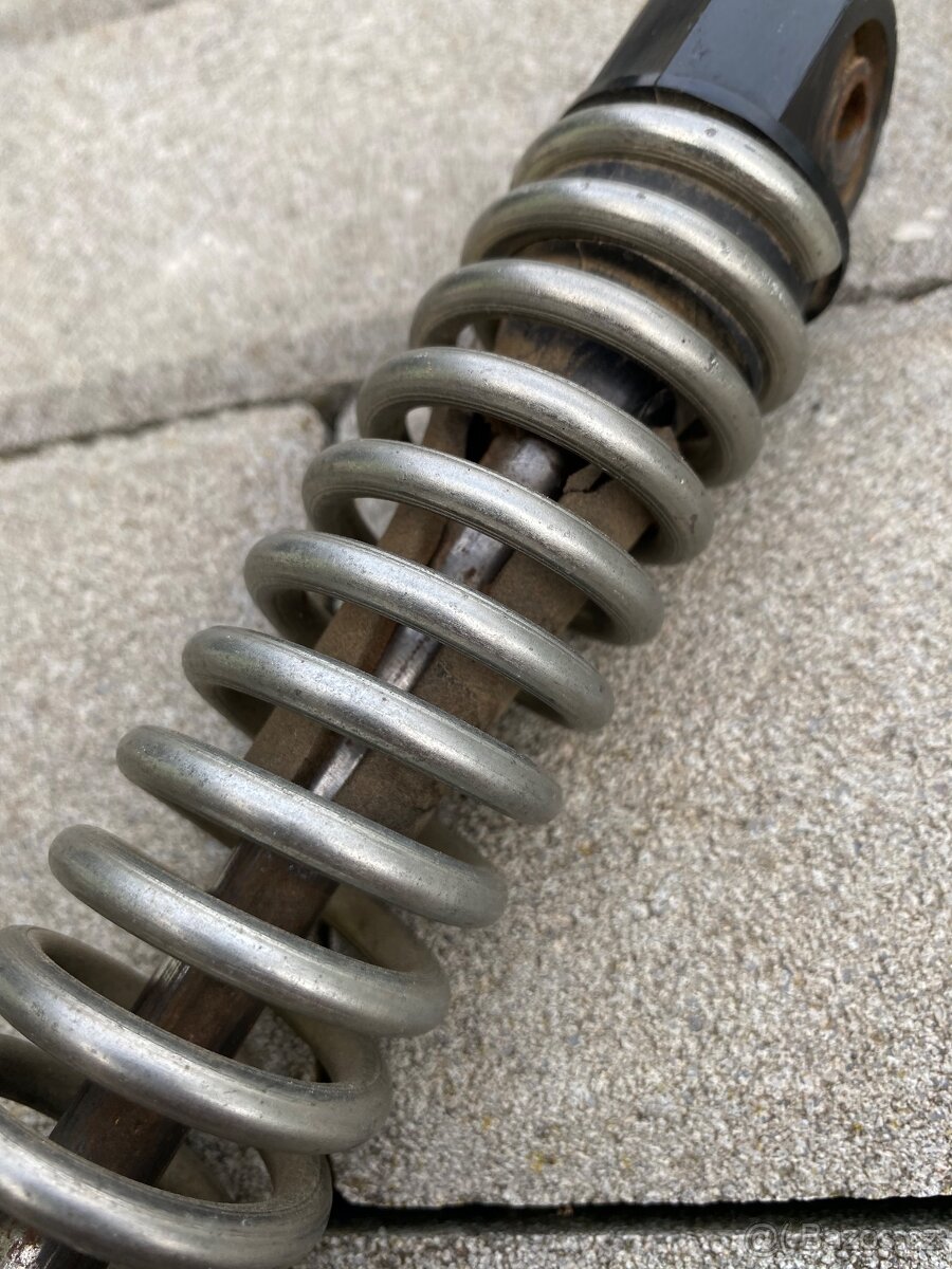 Zadní tlumiče Babetta 210 - 10