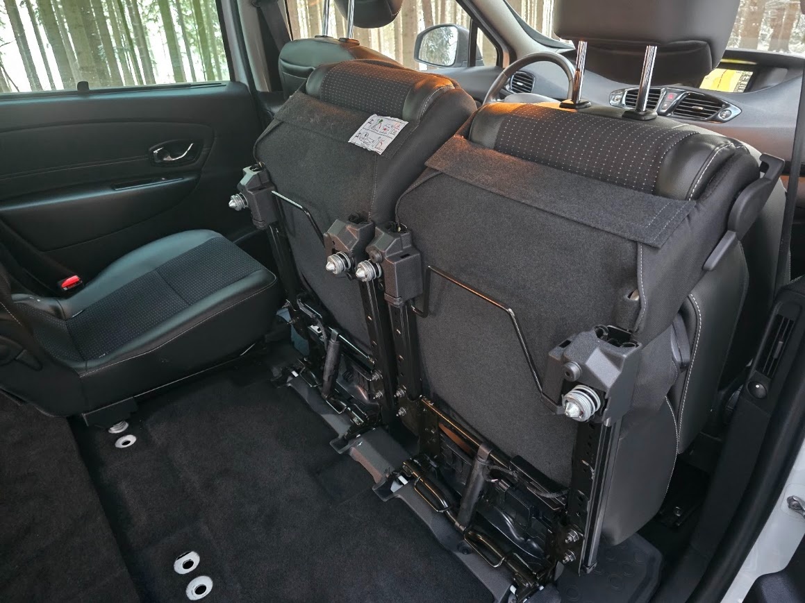 GRAND-PRODLOUŽEÝ, 1,6 BENZIN, PŮVOD ČR,2014 - 10