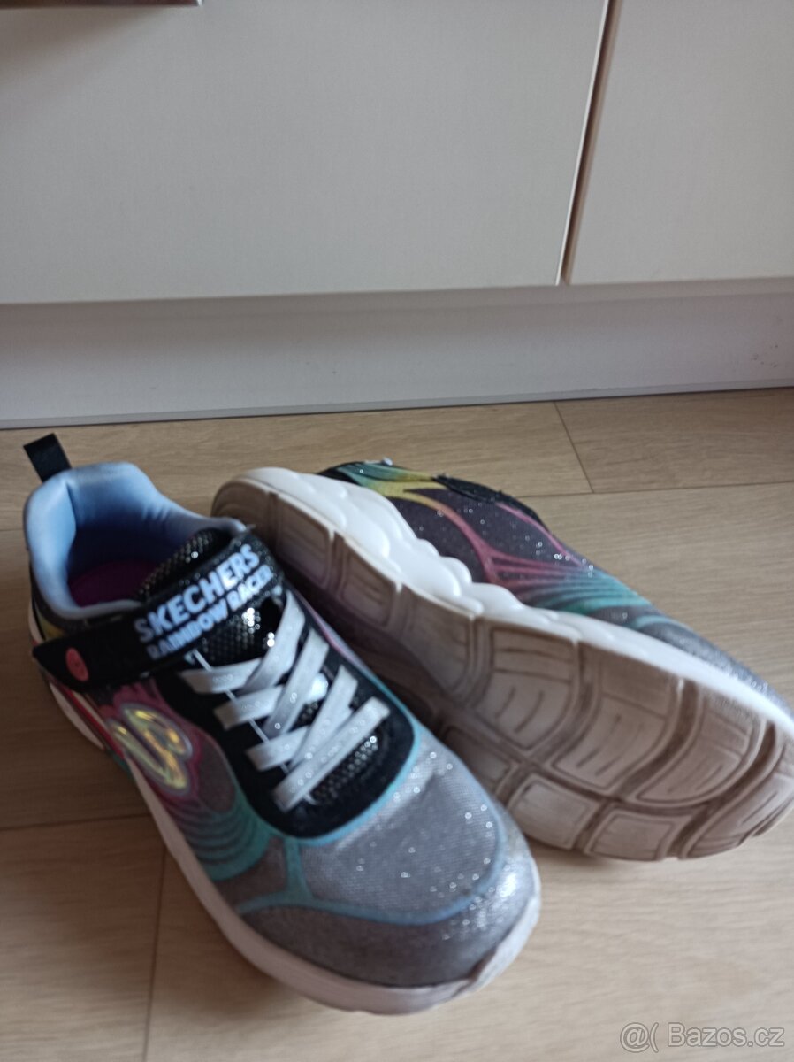 Dívčí boty Skechers- svítí - 10