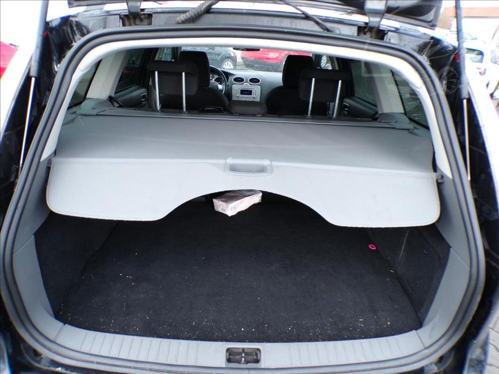 Ford Focus 1,6 16V NAVIGACE - 10