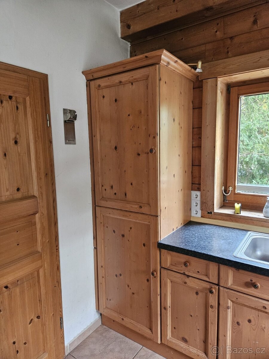 Masivní kuchyňská linka z Německa se spotřebiči - 10