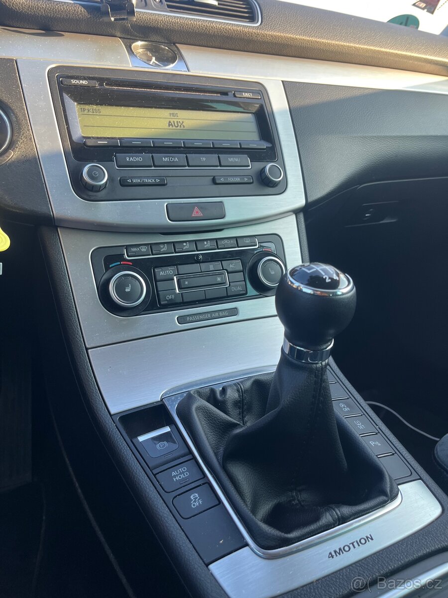 VW Passat B7 Highline 2.0 TDI 4Motion, r.v. 2011 - 10