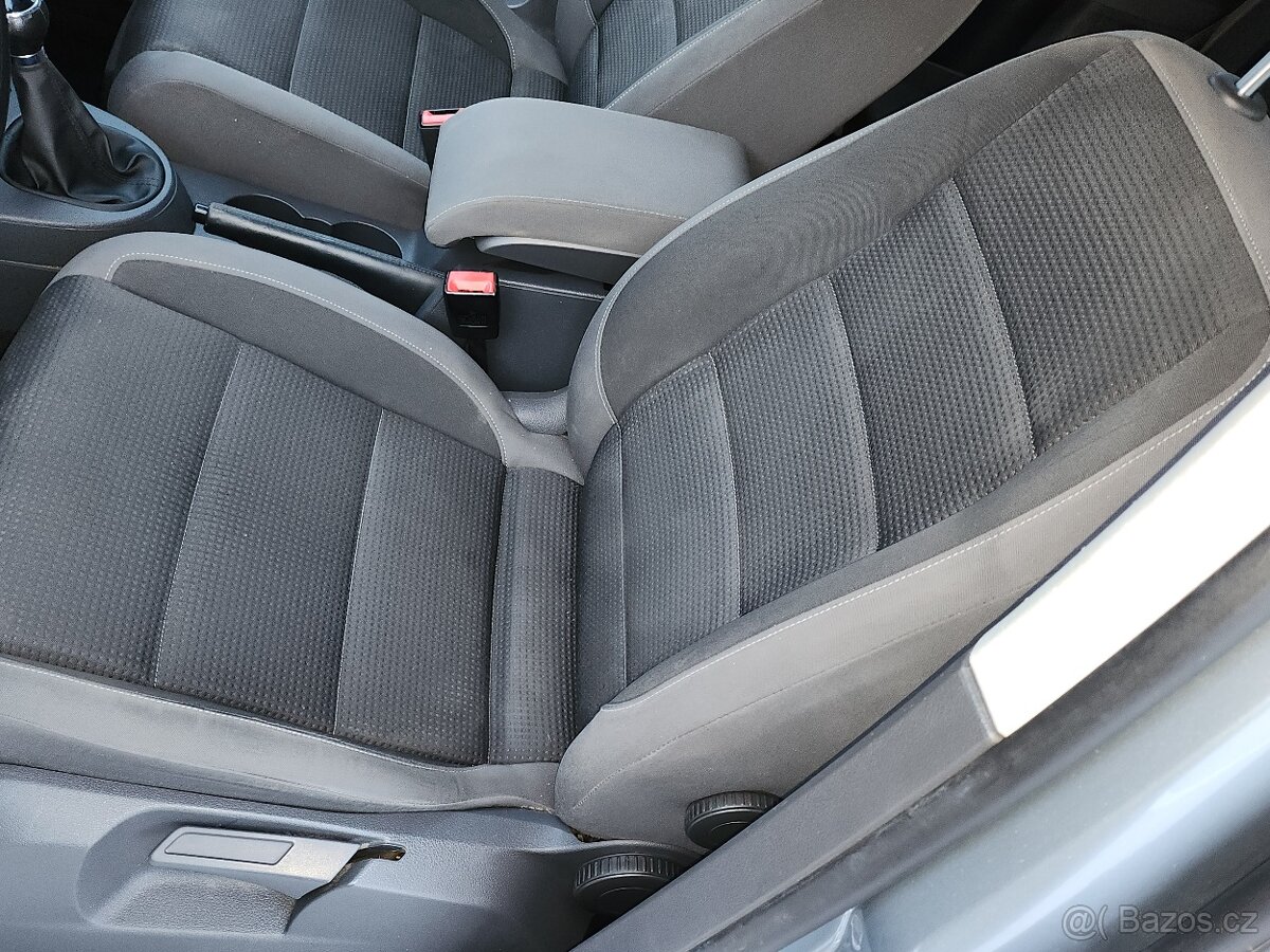 Volkswagen Touran - 10