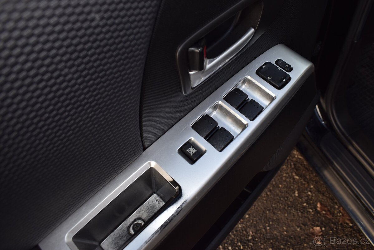 Mazda 5 2,0 i BEZ KOROZE,PO SERVISU - 10