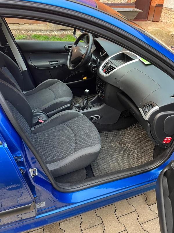 Peugeot 206+ - 10